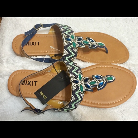 HP🎉🎉NEW Fashion Rhinestone T-Strap Sandals - Picture 4 of 7